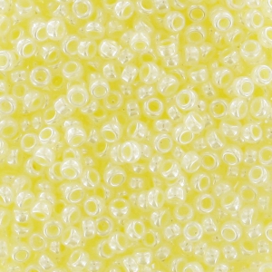Miyuki Seed beads 15/0 527 - Butter Cream Ceylon x8g