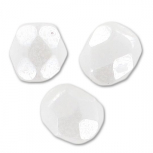 Facets 4 mm Chalk White Shimmer x50
