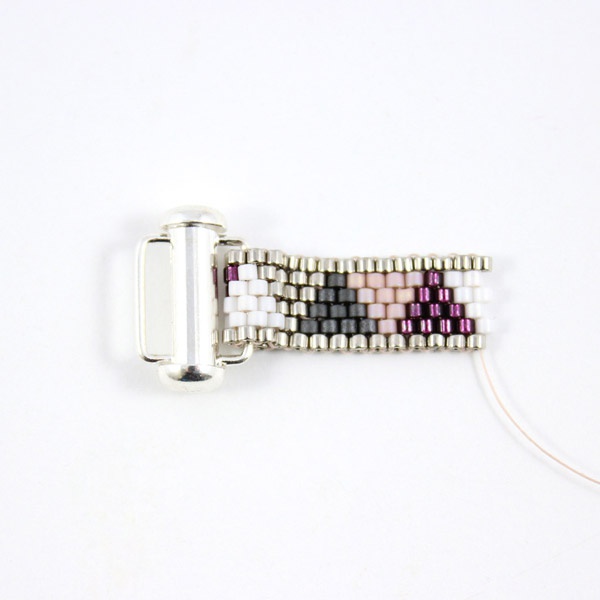 Schema  How to adapt bead weaves to loops with buckles?