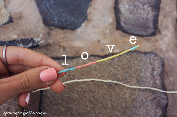 Bracelet embroidery thread and Miyuki Delicas : Step 2