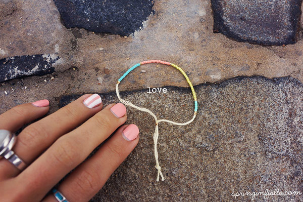 Bracelet embroidery thread and Miyuki Delicas : Step 4