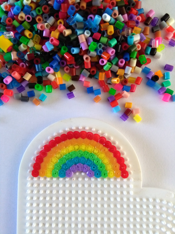 DIY Pin's ironing beads hama and plastic crazy pineapple and watermelon shapes : Step 1