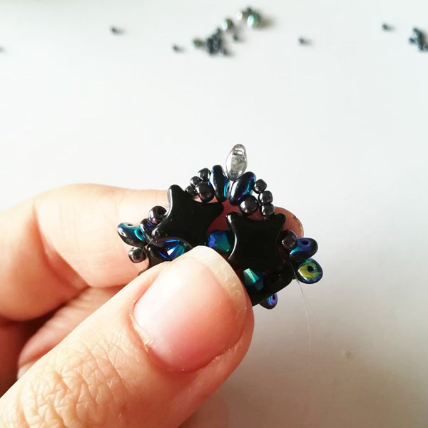 Bague DIY avec des perles en verre Star Beads et cristal PureCrystal Bague DIY avec des perles en verre Star Beads et cristal PureCrystal