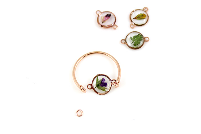 UV LED resin ring with dried flower inclusion : Step 4