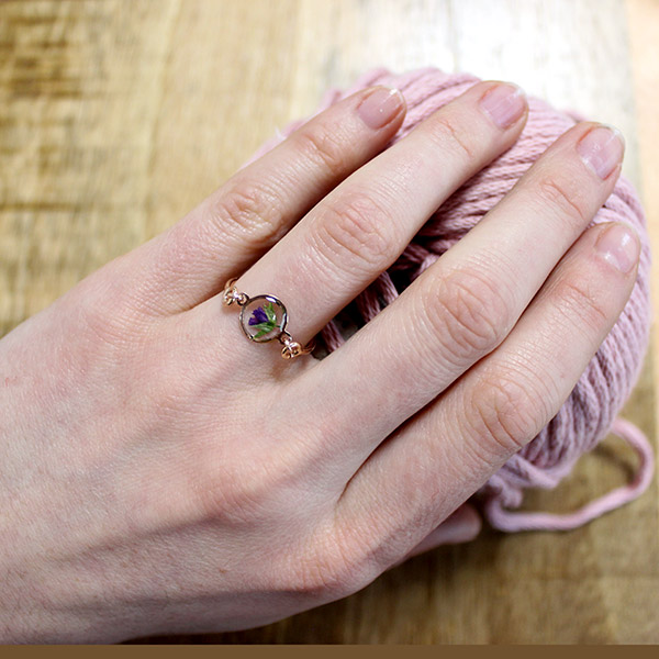 Schema  UV LED resin ring with dried flower inclusion
