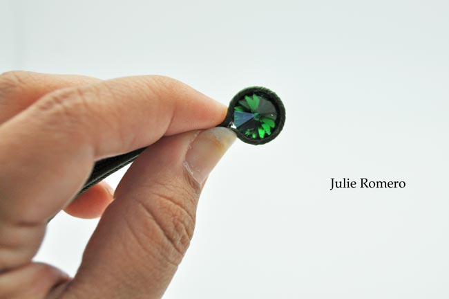 Ring in soutache with PureCrystal cabochon and hematite : Step 2