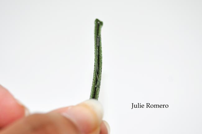 Ring in soutache with PureCrystal cabochon and hematite : Step 9