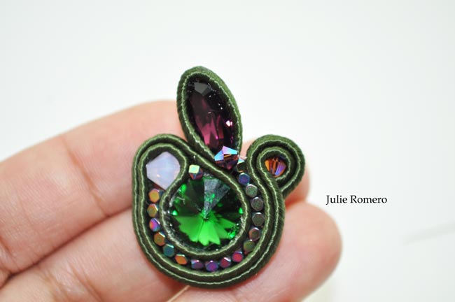 Ring in soutache with PureCrystal cabochon and hematite : Step 11