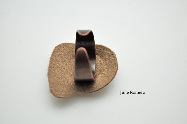 Ring in soutache with PureCrystal cabochon and hematite : Step 14