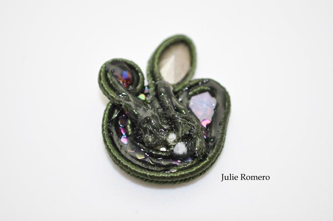 Ring in soutache with PureCrystal cabochon and hematite : Step 15