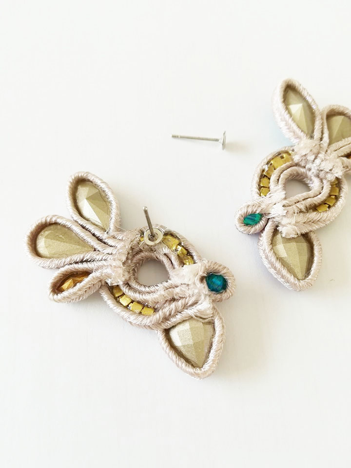 Bright Wings earrings in moonlight soutache and PureCrystal crystals : Step 10