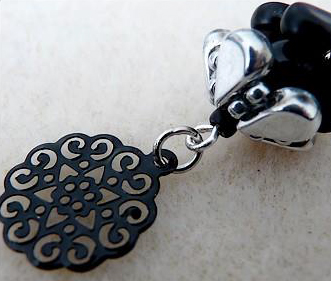 Boucles d'oreilles Sakura avec perles Amos® par Puca® étape 25