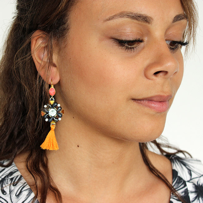 Schema  Zoliduo® Khéops® and Minos® earrings with pompon and PureCrystal cabochons