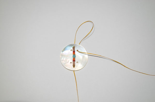 Boucles d'oreilles ethniques chics pompons nacre et miyuki