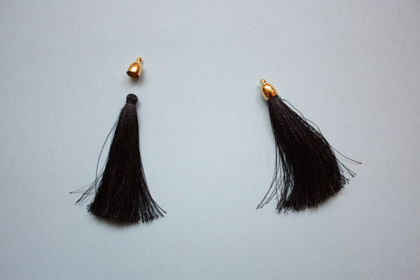 DIY Pom-Pom Earrings : Step 1 DIY Pom-Pom Earrings : Step 1