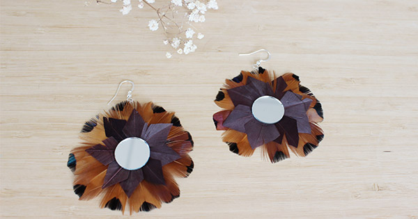 Schema  Jujuhat style easy fancy earrings with feathers