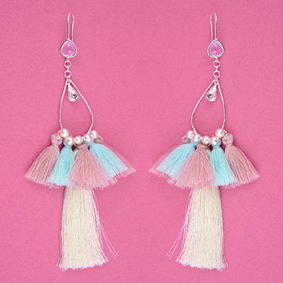 boucles oreilles pompons pastel perles nacrées