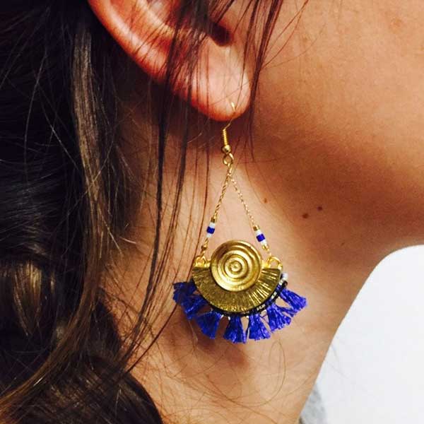 Schema DIY ethnic gold earrings with tassel braid Schema DIY ethnic gold earrings with tassel braid