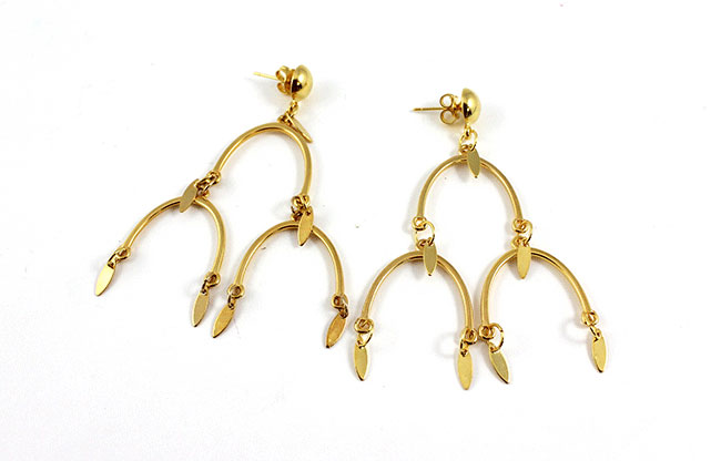 grosses boucles géométriques ajout des clous