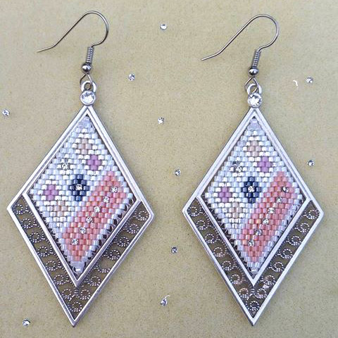Brick-stitch earrings made with PureCrystal Crystal Mini Mesh : Step 3 Brick-stitch earrings made with PureCrystal Crystal Mini Mesh : Step 3