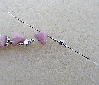 tutoriel-perles-en-verre-bracelet-cory-puca-10