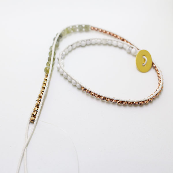 Leather wrap bracelet with Miyuki, Labradorite and Howlite beads : Step 6 Leather wrap bracelet with Miyuki, Labradorite and Howlite beads : Step 6