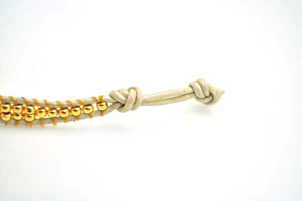 White and gold wrap bracelet with Tila beads, Miyuki Rock and PureCrystal pearls Bracelet wrap blanc et doré avec Tila beads, Rocaille Miyuki et nacrées PureCrystal