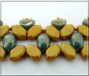 Faustine bracelet with glass pearls by Puca®. : Step 10