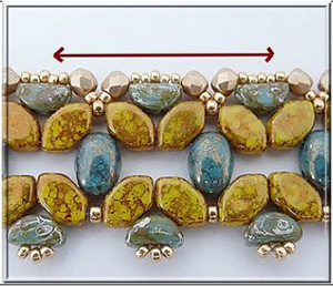 Faustine bracelet with glass pearls by Puca®. : Step 16