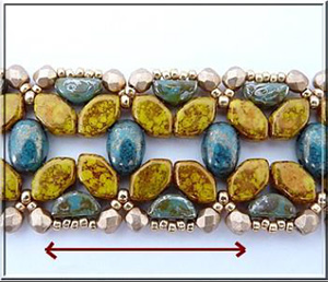 Faustine bracelet with glass pearls by Puca®. : Step 17