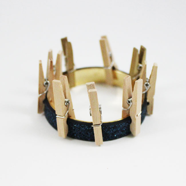 tutorial wrist-glitter-with-ribbon-fashion-glittery