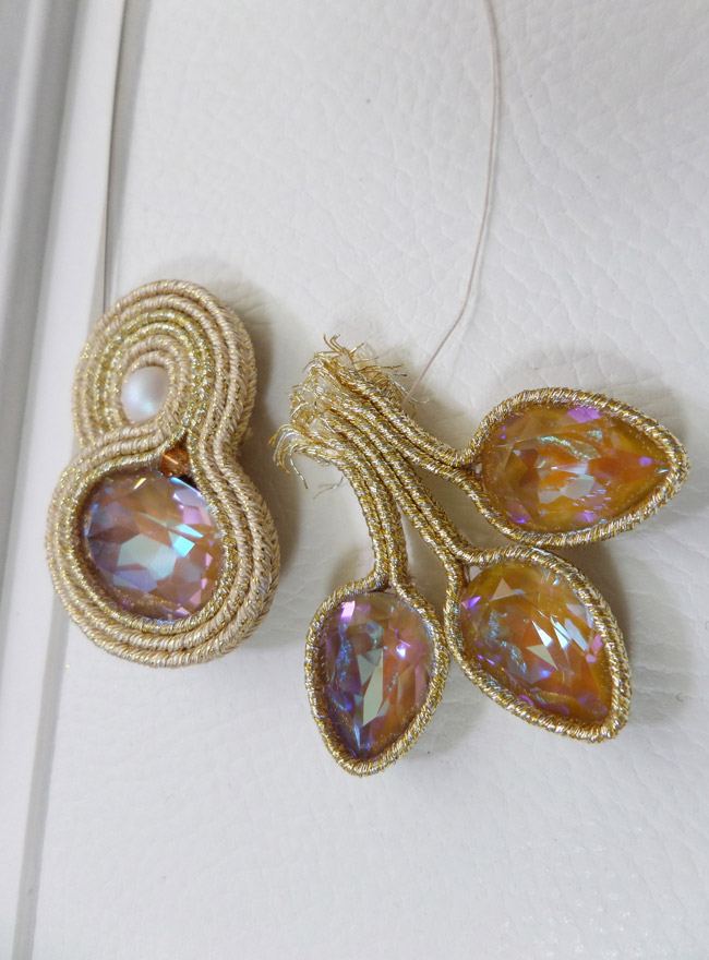 DIY soutache bracelet with PureCrystal pearls : Step 10 DIY soutache bracelet with PureCrystal pearls : Step 10