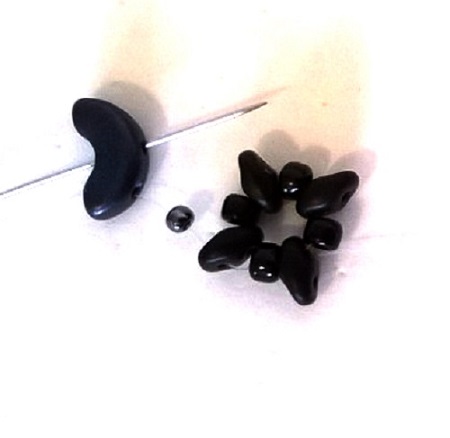 Minos, Arcos and Super Duo pearl cuff bracelet : Step 3