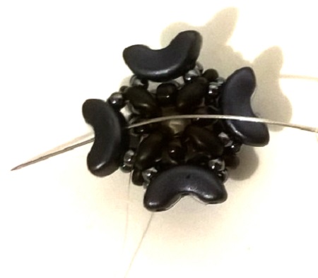 Minos, Arcos and Super Duo pearl cuff bracelet : Step 18