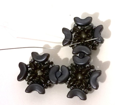 Minos, Arcos and Super Duo pearl cuff bracelet : Step 26