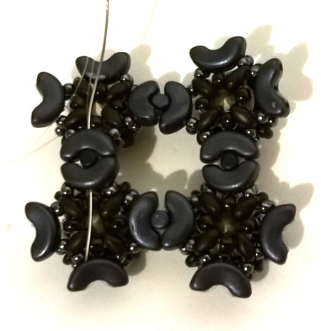 Minos, Arcos and Super Duo pearl cuff bracelet : Step 29