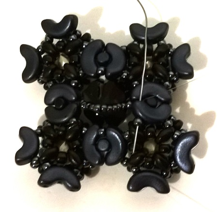 Minos, Arcos and Super Duo pearl cuff bracelet : Step 39