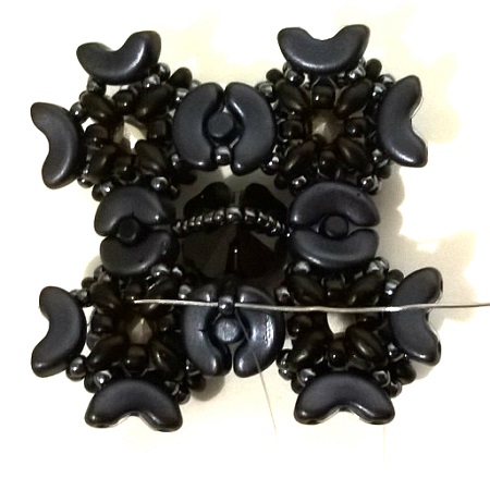 Minos, Arcos and Super Duo pearl cuff bracelet : Step 40