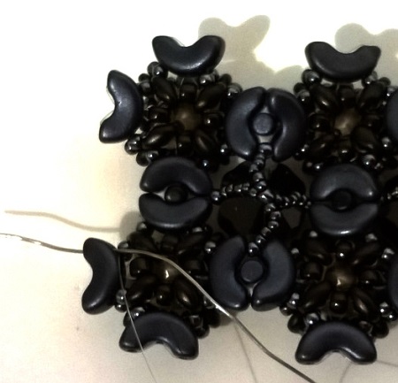 Minos, Arcos and Super Duo pearl cuff bracelet : Step 47