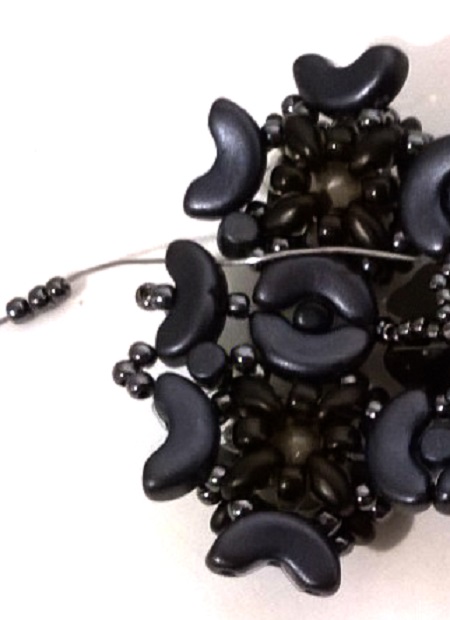 Minos, Arcos and Super Duo pearl cuff bracelet : Step 53