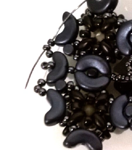 Minos, Arcos and Super Duo pearl cuff bracelet : Step 58