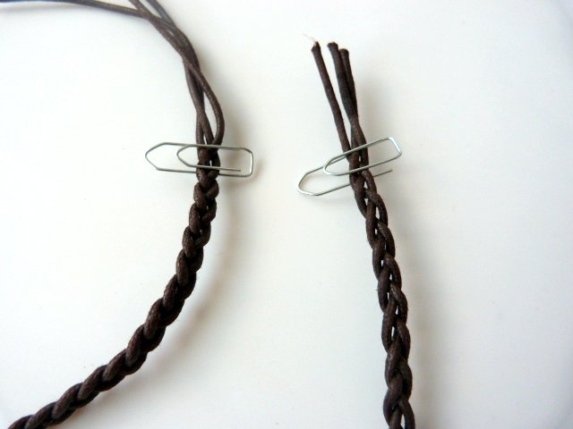 Tagua slices multicolored parure : Step 1