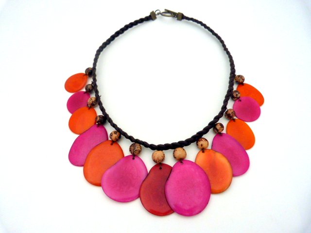 Tagua slices multicolored parure : Step 5