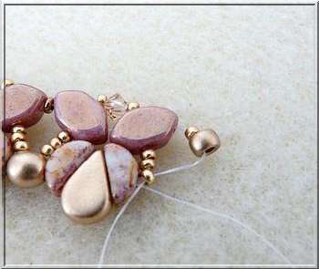 Collier DIY Siane avec des perles de verre Paros et Kos par Pucas