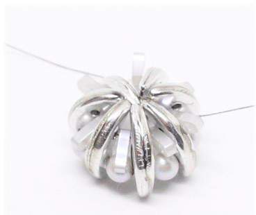 Collier DIY avec des cristaux PureCrystal Majestic Blue, Czechmates et Miyuki Delicas Collier DIY avec des cristaux PureCrystal Majestic Blue, Czechmates et Miyuki Delicas