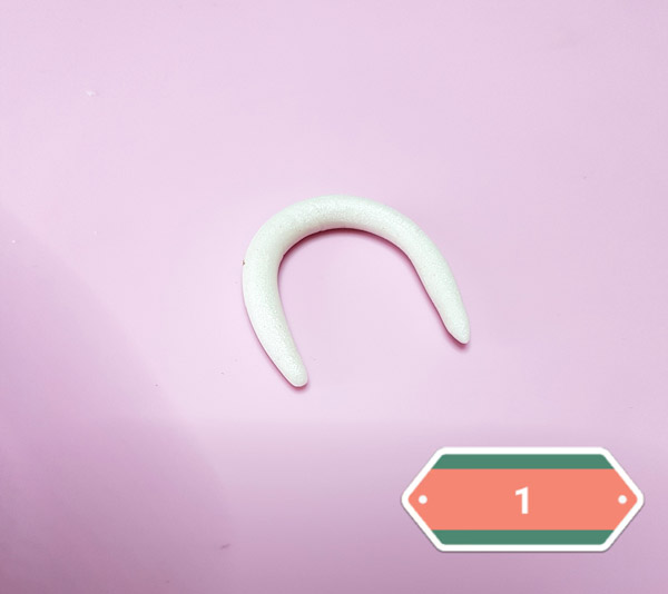 Self-hardening horn and feather necklace : Step 1 Self-hardening horn and feather necklace : Step 1