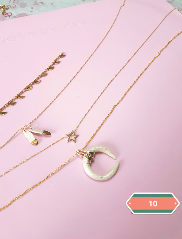 Self-hardening horn and feather necklace : Step 10 Self-hardening horn and feather necklace : Step 10