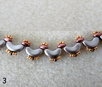 Jéromine necklace Arcos® and Khéops® par Puca and seed beads : Step 3