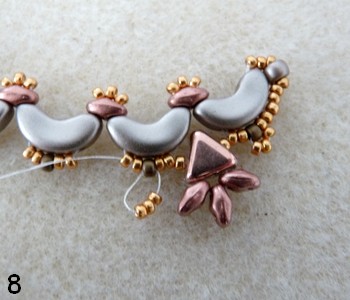 Jéromine necklace Arcos® and Khéops® par Puca and seed beads : Step 8