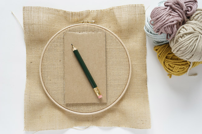 DIY Punch needle embroidered wall decoration tutorial by Julie Robert : Step 1